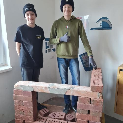 Schüler Ziegelmauer