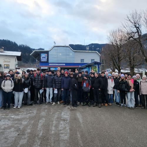 große Schülergruppe, Gemeinschaftsfoto