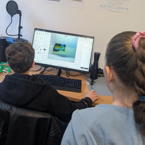 Schüler vor PC