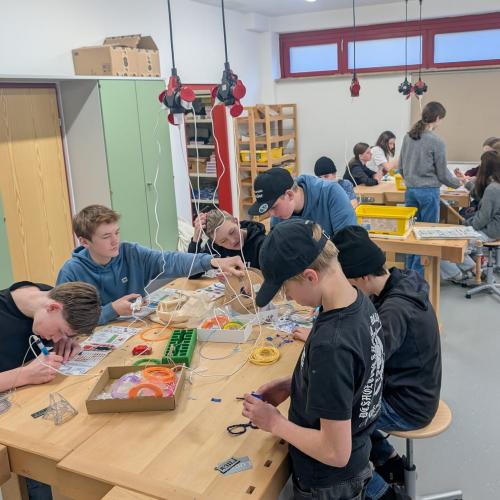 Schüler mit 3D-Stiften