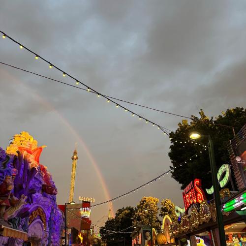 Prater Wien mit Regenbogen