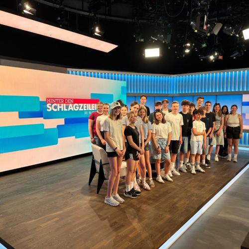 Schüler:innen in Wien im ORF-Studio