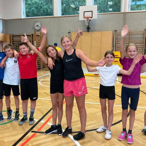 Klasse 1a beim Sporttag